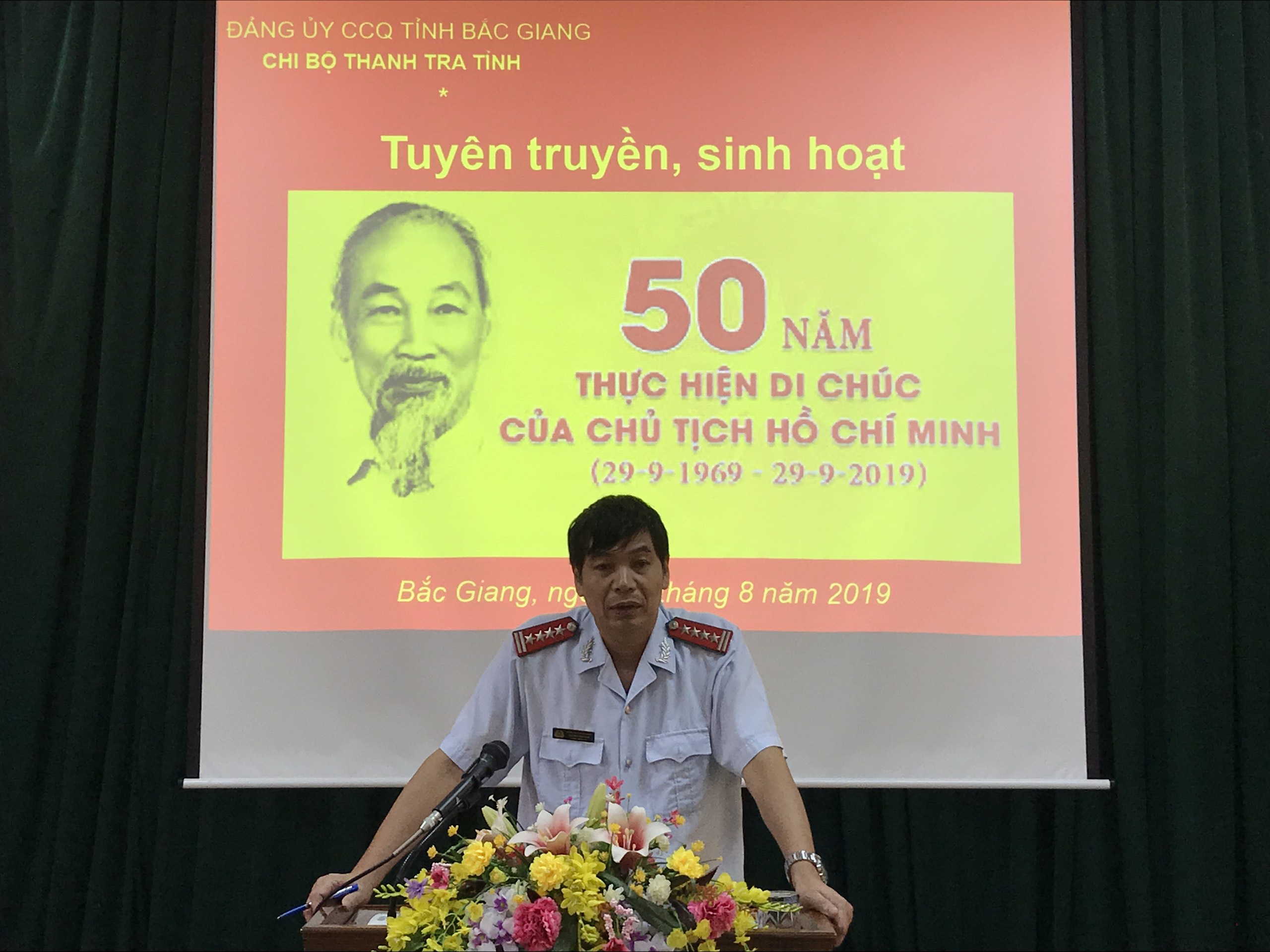 Chi bộ Thanh tra tỉnh tổ chức Hội nghị sinh hoạt chi bộ đặc biệt “50 năm thực hiện Di chúc của...