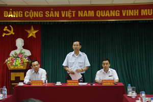 Tổng Thanh tra Chính phủ Huỳnh Phong Tranh và Bộ trưởng - Chủ nhiệm Văn phòng Chính phủ Nguyễn...
